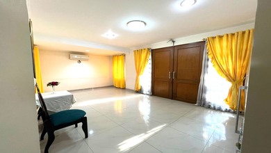 For Sale rumah Eksklusif di Green Ville, Jakarta Barat - LT 225m²