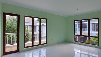 Hunian Elegan di Sektor 9-Bintaro, Tangerang Selatan, 4 Kamar Tidur, LT 173m²