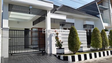 Hunian Mewah di Kawasan Dharma Husada, Surabaya, LB 320m², Harga 6,5 Miliar