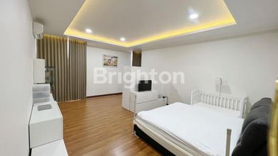 Rumah Mewah di Kawasan Mulyosari, Surabaya, LB 256m², Harga 2,8 Miliar