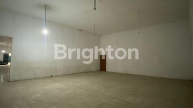 Gudang di Kenjeran 3058.0 M² Lokasi 0 Jalan Raya
