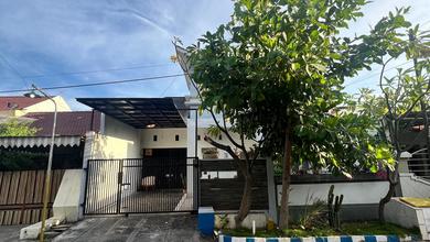 Jual Rumah Nyaman di Tenggilis Mejoyo, Surabaya - LT 229m²