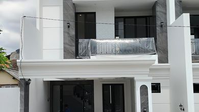 Rumah Area Luxury Sukolilo, Surabaya - Harga Menarik 2,85 Miliar