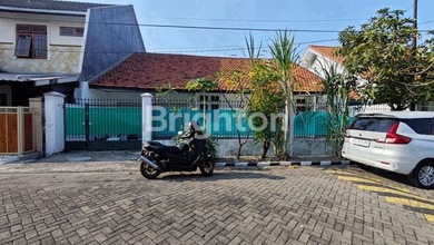 Hunian Prestisius di Kawasan Medokan Ayu, Surabaya, LB 200m², Harga 2,55 Miliar