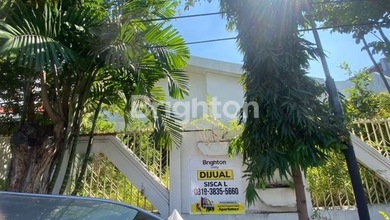 Rumah Area Premium Manyar, Surabaya - Harga Terbaik 6,8 Miliar