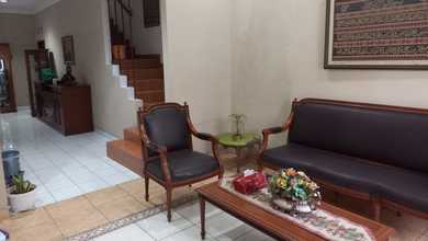 Jual Rumah Eksklusif Luas 226 m2 Kawasan Kebon Jeruk, Jakarta Barat