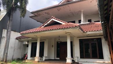 Rumah Siap Huni di Pondok Indah, Jakarta Selatan, LT 940m², Harga 750 Juta /tahun