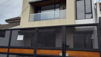 Penawaran Eksklusif, rumah Prestisius di BSD, Tangerang, LB 165m²