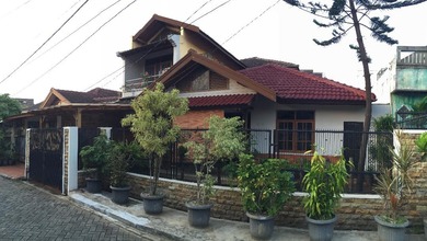 Rumah Siap Huni di Area Ciledug, Tangerang, LT 207m²