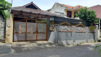 Rumah Elegan di Pondok Labu, Jakarta Selatan, 3 KT, LT 269m²