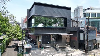 Dijual Turun Harga Mini Building Ex Bar n Resto Area Kemang