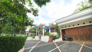 Rumah Elegan di Kebayoran Baru, Jakarta Selatan, 4 KT, LT 650m²