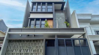 Rumah Elegan di Pondok Indah, Jakarta Selatan, 5 Kamar Tidur, LT 128m²