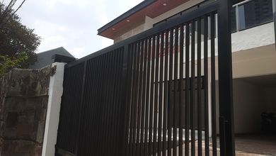 Rumah Mewah di Taman Anggrek, Jakarta Barat, 5 KT, LT 416m²