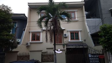 Rumah Minimalis di Puri Indah, Jakarta Barat, Luas 180 m2