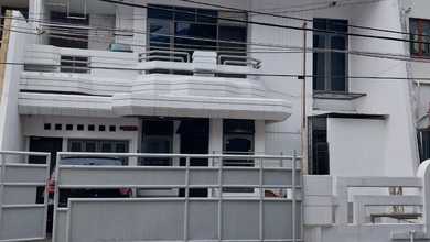 For Sale rumah Mewah di Green garden, Jakarta Barat - LT 220m²