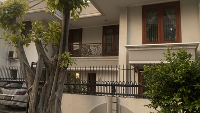 Kesempatan Langka, rumah Mewah di Green garden, Jakarta Barat, LB 900m²