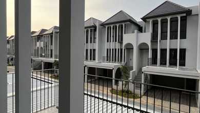 Penawaran Eksklusif, rumah Mewah di BSD Green Wich, Tangerang, LB 165m²