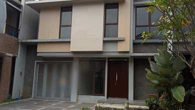 Rumah Mewah di BSD Eminent, Tangerang, 4 Kamar Tidur, LT 150m²