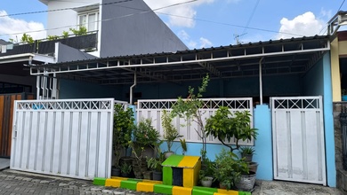 Kesempatan Rumah di Lidah Kulon, Surabaya, LB 102m², Harga 1,2 Miliar