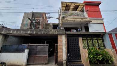 Kesempatan Rumah di Sukomanunggal, Surabaya, LB 350m², Harga 2,5 Miliar