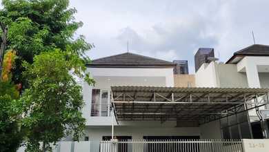 Hunian Mewah di Kawasan Dukuh Pakis, Surabaya, LB 292m², Harga 6,9 Miliar