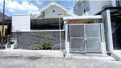 Dijual Rumah Nyaman di Gununganyar, Surabaya - LT 180m²
