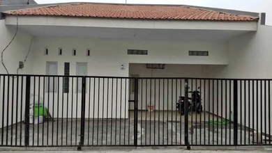Rumah Siap Pakai di Kawasan Ngagel, Surabaya, LT 157m²