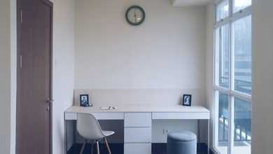 Jual Unit Apartemen Siap Ditempati 2BR Semi Furnished Kondisi Bagus