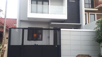 Jual Rumah Bagus Luas 144 m2 area Kembangan, Jakarta Barat
