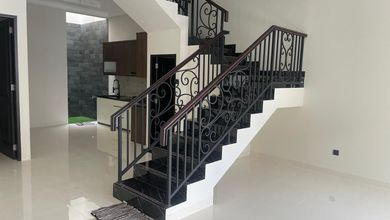 Rumah Modern Luas 126 Jual di Pondok Bambu, Jakarta Timur