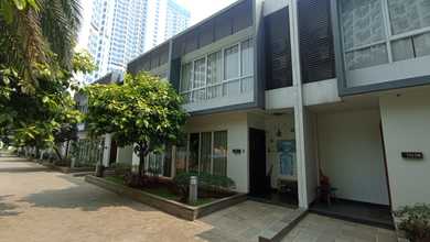 Penawaran Eksklusif, rumah Mewah di Puri Mansion, Jakarta Barat, LB 142m²