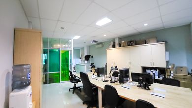 Dijual Ruko Tiga Lantai Sangat Strategis Kebon Jeruk, Taman Sari