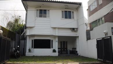 Dijual rumah Eksklusif di Pejaten, Jakarta Selatan - LT 200m²