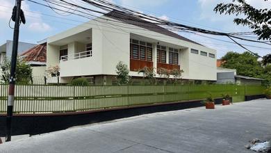 Rumah Mewah di Mangga Besar, Jakarta Barat, 8 Kamar Tidur, LT 480m²
