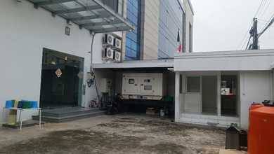 Gudang Siap Pakai Di Elang Laut Pik