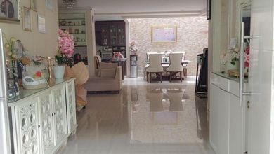 Hunian Elegan di Meruya, Jakarta Barat, 4 KT, LT 182m²