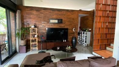 Penawaran Eksklusif, rumah Prestisius di Sektor 9-Bintaro, Tangerang Selatan, LB 600m²