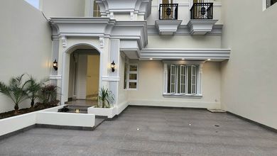 Rumah Prestisius di Kawasan Joglo, Jakarta Barat, LB 350m², Harga 5,3 Miliar