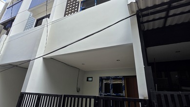 Promo Rumah di Tanjung Duren Utara, Jakarta Barat, LB 120m², Harga 1,45 Miliar