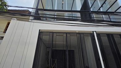 Kesempatan Eksklusif, rumah Prestisius di Pluit, Jakarta Utara, LB 200m²