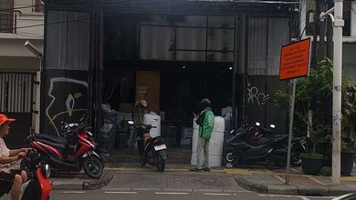 Tanah Bisnis Pinggir Jalan Raya Kawasan Roxy