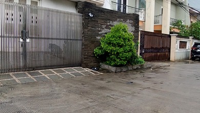Rumah Prestisius di Kawasan Jelambar, Jakarta Barat, LB 402m², Harga 6,5 Miliar