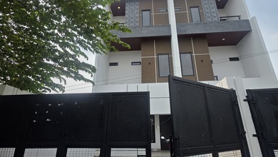 Rumah Dijual di Meruya, Jakarta Barat, LB 135m², Harga Terbaik!