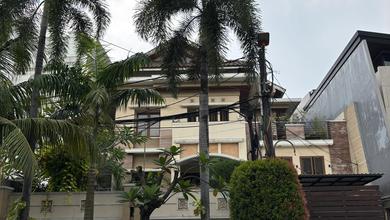 Rumah Area Premium Puri Indah, Jakarta Barat - Harga Menarik 25 Miliar