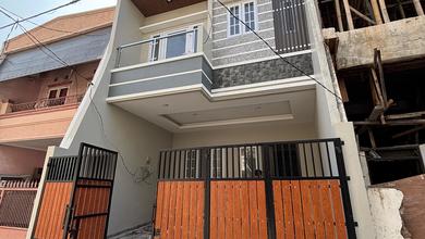 Rumah Mewah di Kawasan Tomang, Jakarta Barat, LB 250m², Harga 3,39 Miliar