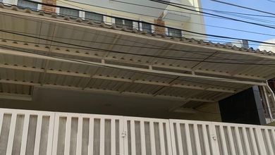 Rumah Prestisius di Kawasan Tanjung Duren Utara, Jakarta Barat, LB 200m², Harga 2,9 Miliar