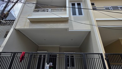 Promo Rumah di Tanjung Duren Selatan, Jakarta Barat, LB 150m², Harga 1,85 Miliar