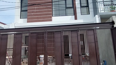 Rumah Mewah di Sunrise Garden, Jakarta Barat, 4 KT, LT 105m²