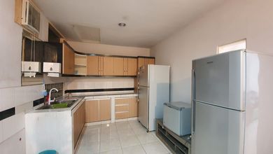 Rumah Sewa Nyaman Lokasi Tomang, Jakarta Barat, LB 225m²